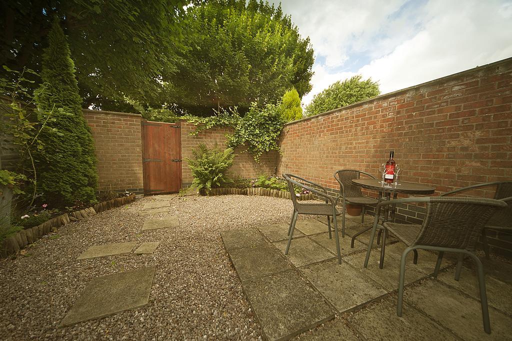 Grayz Townhouse - Free Onsite Parking For 2 Cars Lincoln Quarto foto